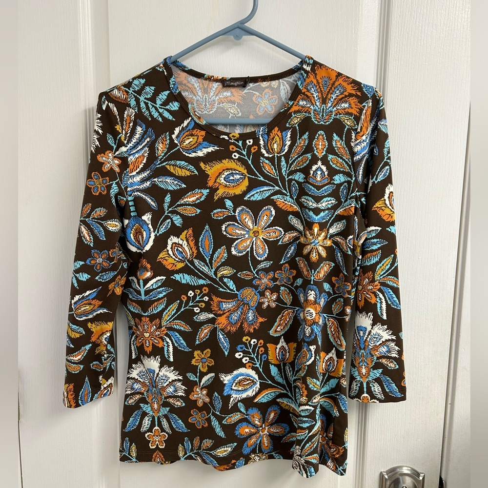 J. McLaughlin Signature Tee, Size Medium, brown floral, 3/4 sleeve